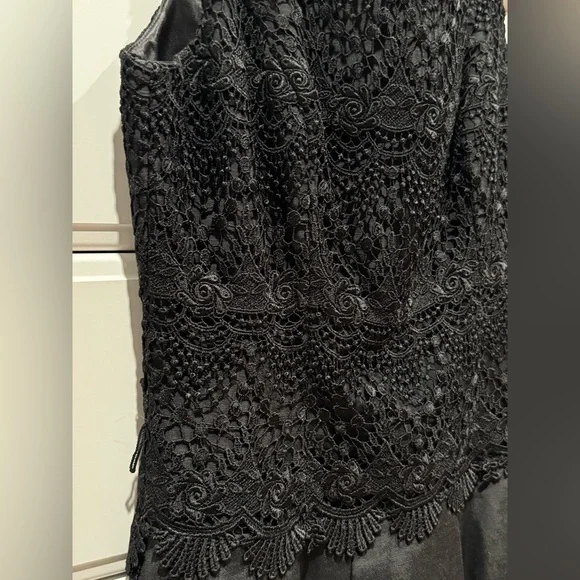 White House Black Market Lace Appliqué Sleeveless Dress Size 4 Y2K Fit & Flare - Picture 5 of 6